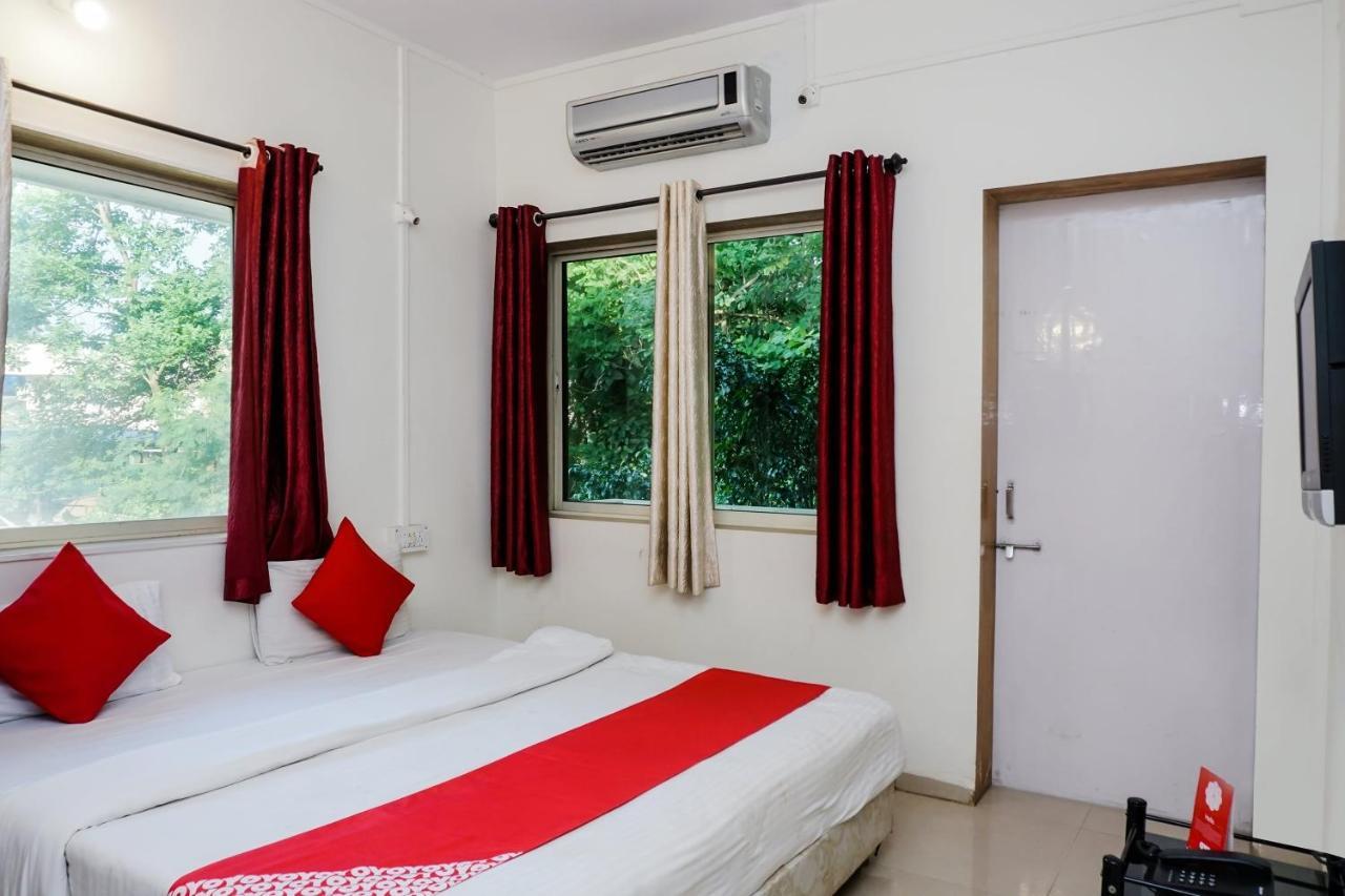 Dreams Holiday Resort Lonavala Exteriör bild