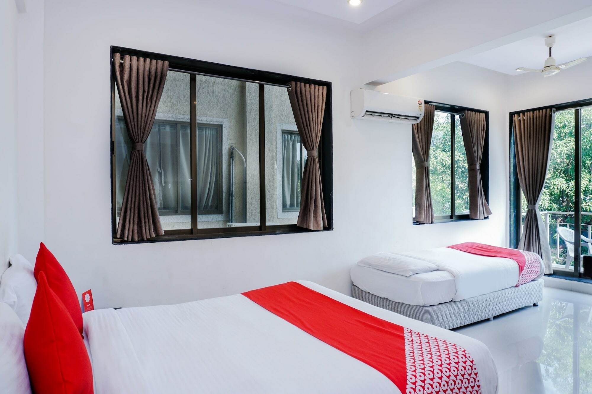 Dreams Holiday Resort Lonavala Exteriör bild