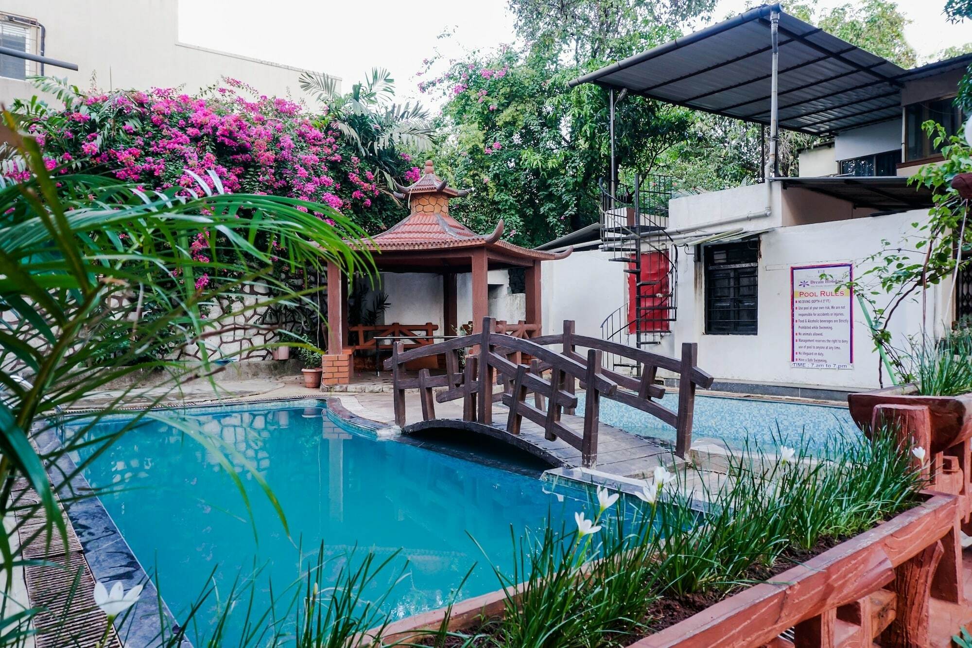 Dreams Holiday Resort Lonavala Exteriör bild